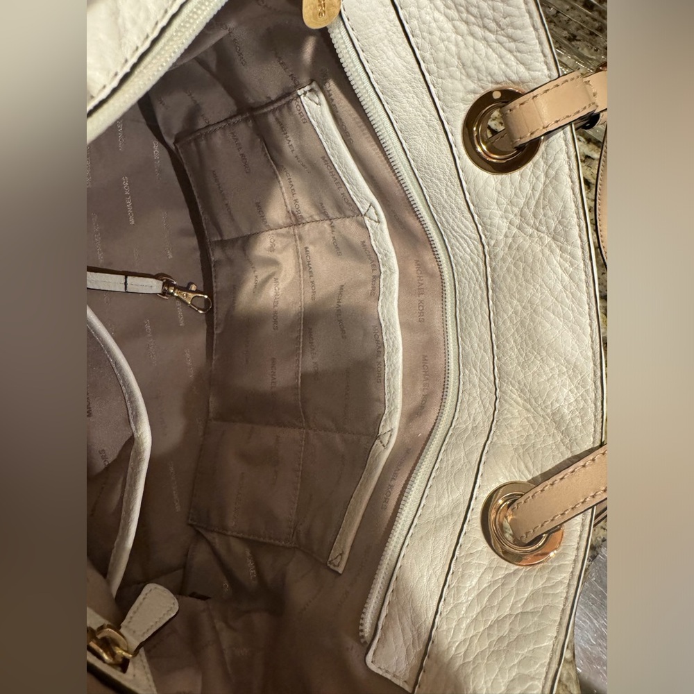 Michael Kors Leather 12 pocket Tote Bag - Picture 8 of 9